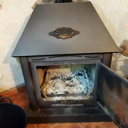 펜션 Beautiful 8 -Bed Cottage In Ceadea Fonfria Spain Ceadea
